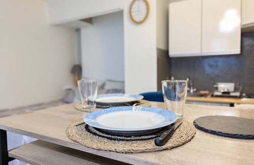 Amelie-les-Bains-Palalda Apartment | Apartment "Le Nid Thermal" with Mountain View