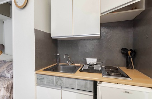 Amelie-les-Bains-Palalda Apartment | Apartment "Le Nid Thermal" with Mountain View