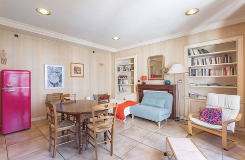 Amelie-les-Bains-Palalda Apartment | Apartment “Matisse – Villa Sainte” with Mountain View, Shared Terrace and Wi-Fi