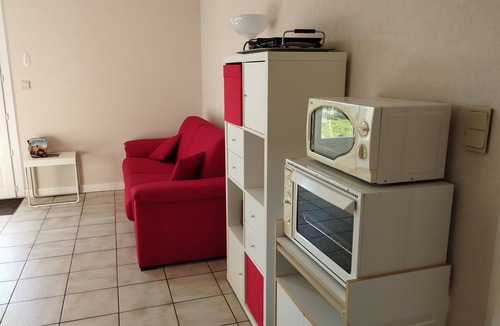Besse-en-Chandesse Apartment | Apartment in villa