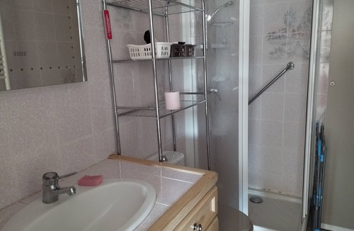 Besse-en-Chandesse Apartment | Apartment in villa