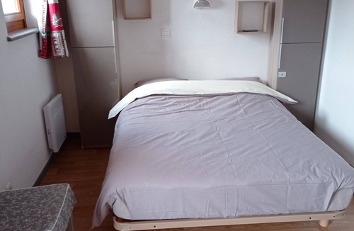 Montgellafrey Apartment | Apartment saint francois longchamp