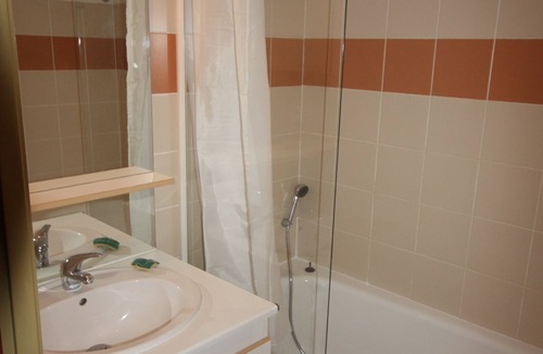 Saint-Francois-Longchamp Apartment | APARTMENT WITH SLOPE VIEW