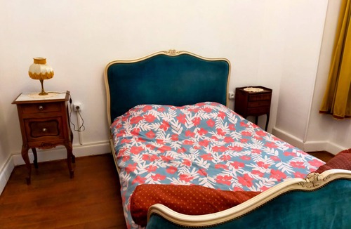 Saint-Geoire-en-Valdaine House | Apartment 'Room 3 – The Blue Suite' with Shared Terrace and Garden