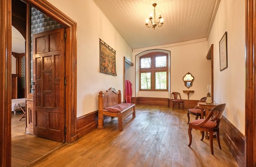 Saint-Geoire-en-Valdaine House | Apartment 'Room 3 – The Blue Suite' with Shared Terrace and Garden