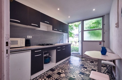 Saint-Geoire-en-Valdaine Apartment | Apartment 'Gîte Du Château St Geoire Véronique' with Shared Garden