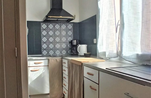 Saint-Julien-les-Rosiers Apartment | Apartment with outdoor pool!