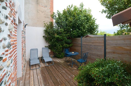 Saint-Julien-sur-Garonne Apartment | Apartment 'Love Room De Luxe Lovalcove'