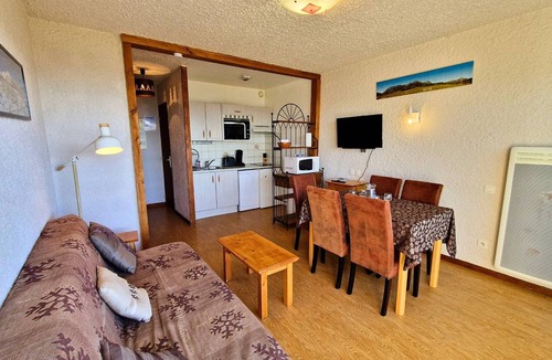 Saint-Michel-de-Chaillol Apartment | Apartment 6 pers, south balcony, WiFi, pets allowed, parking