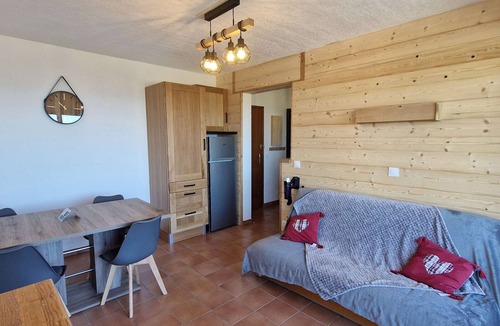 Saint-Michel-de-Chaillol Apartment | Apartment 4 people - Ski/Hike walking - Balcony - Pets allowed, Parking