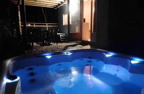 Saint-Vincent-de-Durfort Ski Chalet | Apartment
