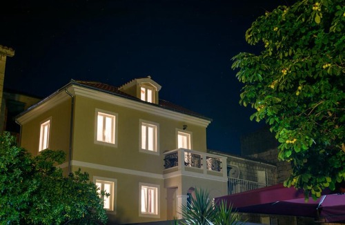 Kastel Luksic Apartment | Apartman Dobrila