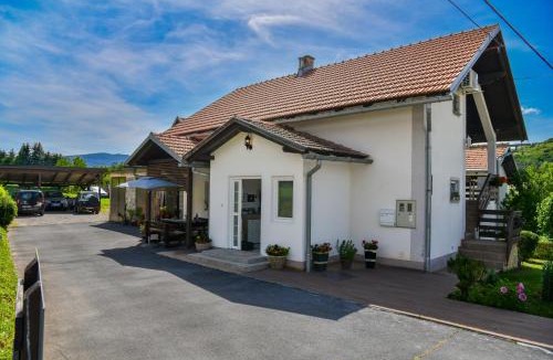 Rakovica Apartment | Apartman Katja