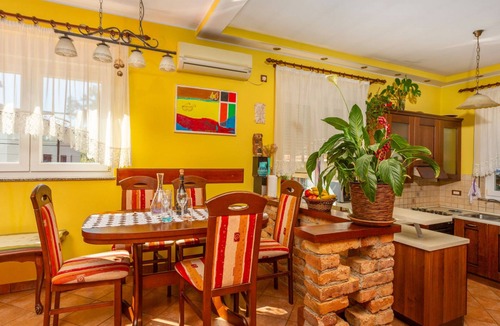 Ika Apartment | Apartman Mariana by Villas Guide