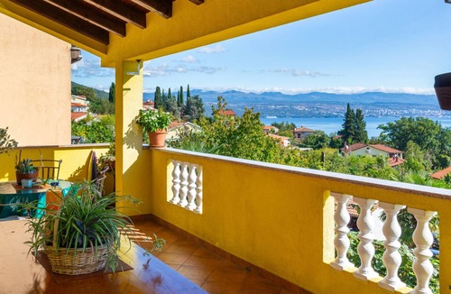 Ika Apartment | Apartman Mariana by Villas Guide