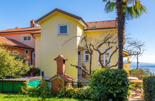 Ika Apartment | Apartman Mariana by Villas Guide