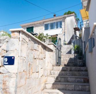Splitska Apartment | Apartman NONO