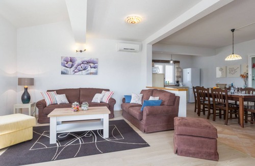 Susnjici Apartment | Apartman Pianta by Villas Guide