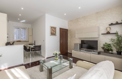 Split Apartment | Apartman Varos in the center with private parking