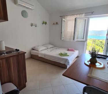 Kuciste Apartment | Apartmani Božana Viganj