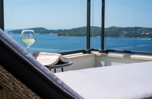 Orasac Apartment | Apartmani D & J with Heated Pool & Stunning Sea View