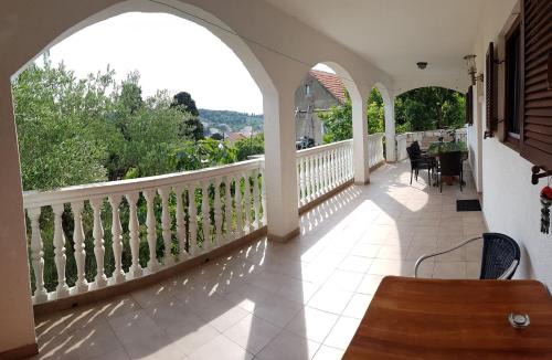 Prvic Luka Apartment | Apartmani Ela