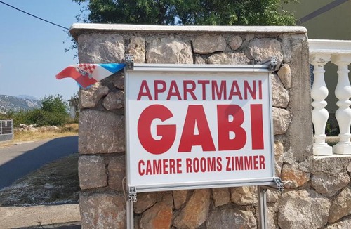 Cesarica House | Apartmani Gabi