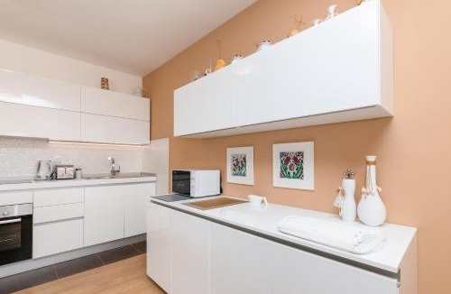 Cove Makarac (Milna) Apartment | APARTMANI MARIS