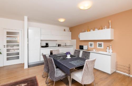 Cove Makarac (Milna) Apartment | APARTMANI MARIS