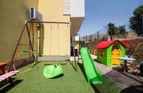 Grebastica Apartment | Apartmani "Mary"