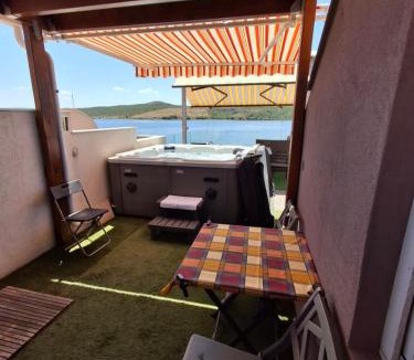 Posedarje Apartment | Apartmani More Luxury apartment with whirpool and terace 50 m2