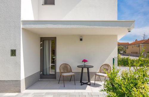 Omisalj Apartment | Apartmani Vila Mara M 1 heated pool