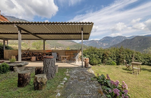 San Lorenzo de Morunys Apartment | Apartment 'La Canal' with Mountain View, Private Terrace and Wi-Fi