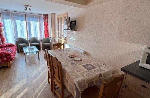 La Chapelle-d'Abondance Apartment | Apartment with Sunny Terrace in La Chapelle-d'Abondance