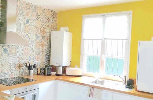 Le Chesnay Apartment | Apartment with its own garden, very serene.