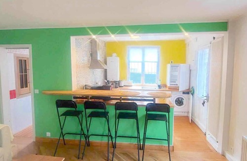 Le Chesnay Apartment | Apartment with its own garden, very serene.