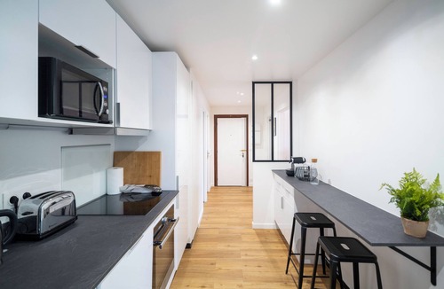 Le Chesnay Apartment | Apartment Le Chesnay - Versailles Bright, unoverlooked, 10 minutes from the chateau.