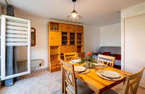 Merville-Franceville-Plage Apartment | Apartment La Côte Fleurie-6 by Interhome