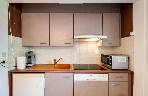 Merville-Franceville-Plage Apartment | Apartment La Côte Fleurie-6 by Interhome