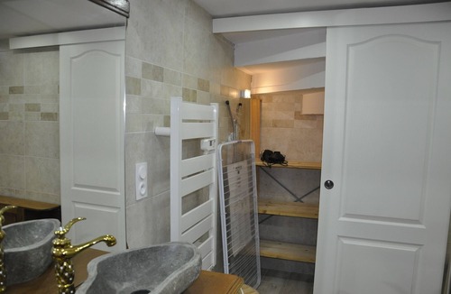 Montesquieu-des-Alberes Apartment | Apartment, two bedrooms, in a quiet village, starting point for many hikes