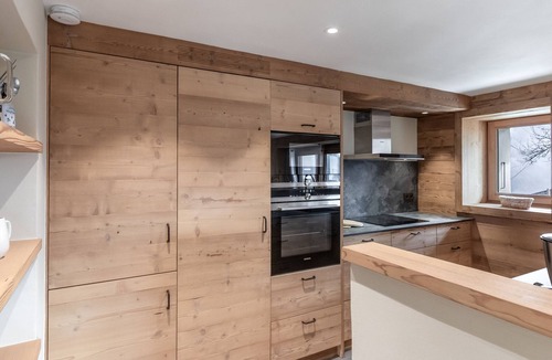 Saint-Nicolas-de-Veroce Apartment | Apartment in Saint-Nicolas-de-Véroce, 8 ppl, Wifi, Parking