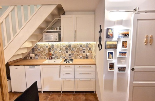 Saint-Laurent-d'Aigouze House | Apartment with pool in the Camargue - family time in a great complex