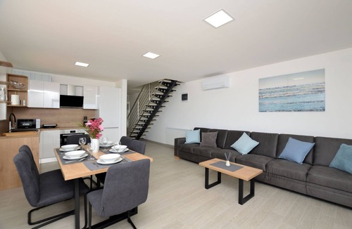 Miholascica Apartment | Apartments Villa Sofia (81541-A1) - Martinscica - island Cres