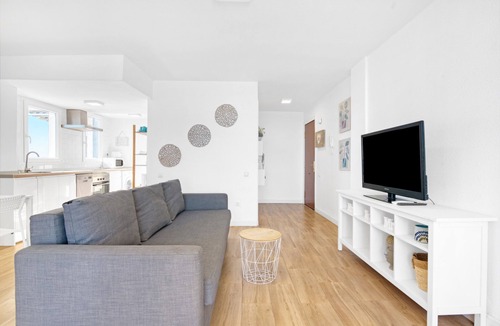 El Puig de Santa Maria Apartment | Apartment 'Playa Puig' with Shared Pool, Wi-Fi and Air Conditioning
