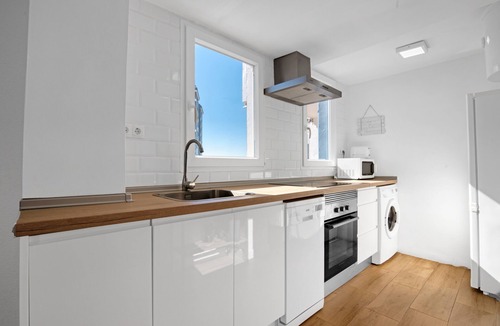 El Puig de Santa Maria Apartment | Apartment 'Playa Puig' with Shared Pool, Wi-Fi and Air Conditioning