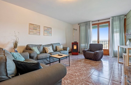 Penarroya de Tastavins Apartment | Apartment 'Casa El Ferrer' with Mountain View, Private Terrace and Wi-Fi