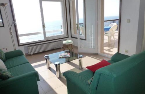 Sant Andreu de Llavaneres Apartment | Apartment La Rosa (Blaumar)
