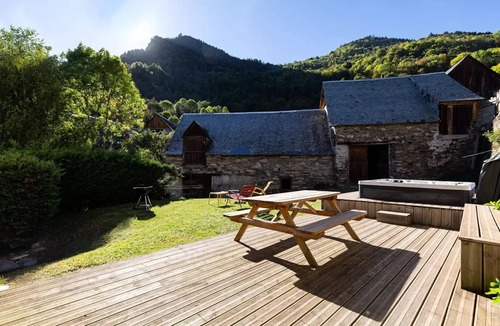 Adervielle-Pouchergues Villa | Apartment