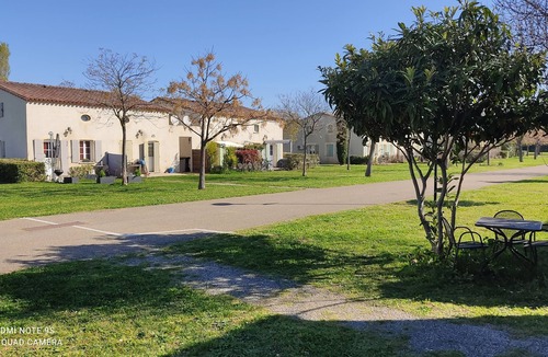 Gallargues-le-Montueux House | Apartment in the Camargue with swimming pool