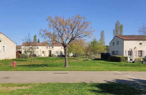 Gallargues-le-Montueux House | Apartment in the Camargue with swimming pool